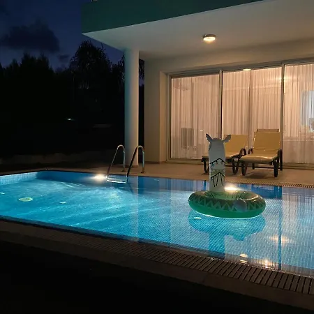 Iasonas Villas Coral Bay וילה